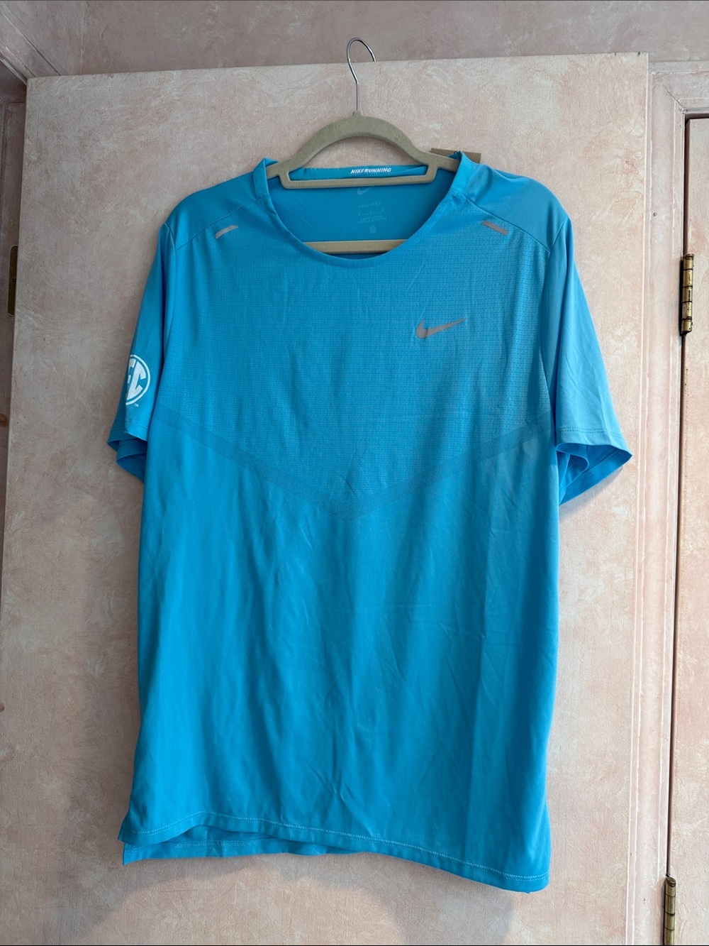 Nike SEC Men’s Short Sleeve Performance Tee — Turquoise Blue